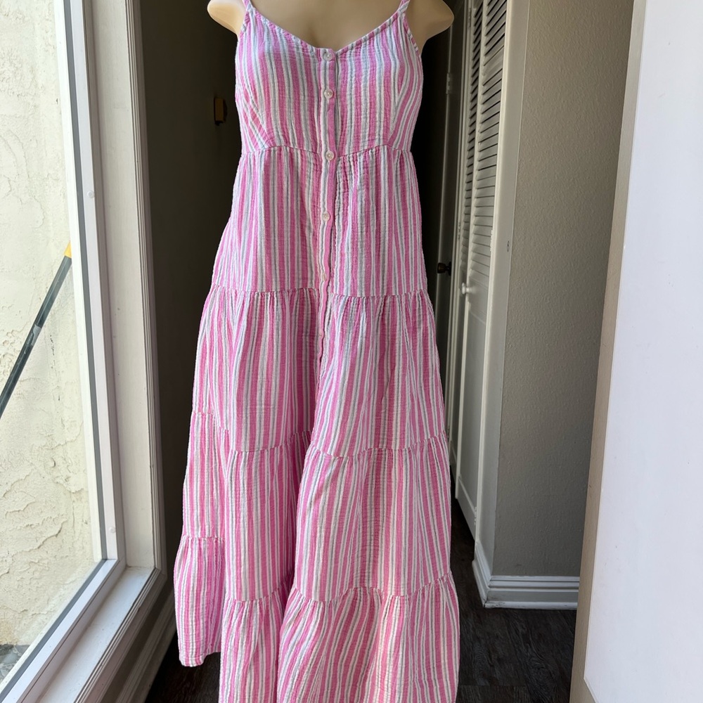 Universal Thread Pink and White Textured Knit pit 16 length 48